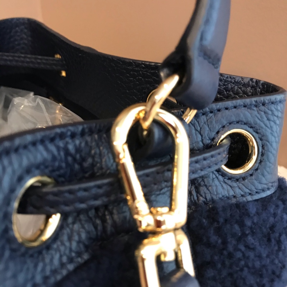 Tory Burch Navy Shearling Bucket Bag with Cream and Forest Green Stripes - Picture 7 of 12